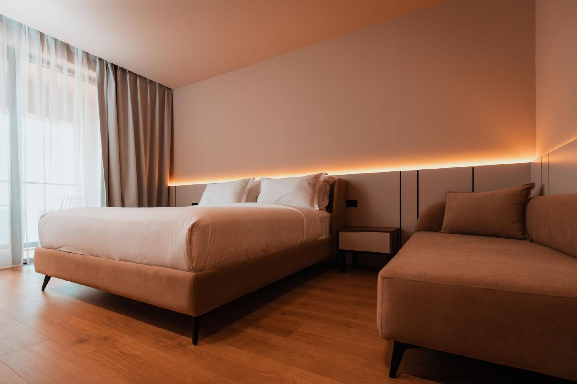 فندق Royal G Deluxe Škalngur المظهر الخارجي الصورة